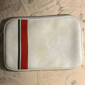 Vintage vinyl zippered portfolio